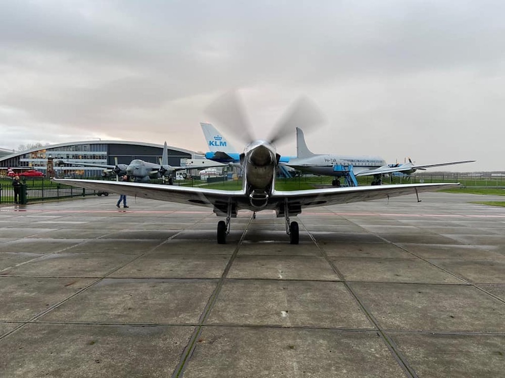 https://www.aerobuzz.de/wp-content/uploads/2019/12/Silver-Spitfire-Lelystad-IMG_8454.jpg https://www.aerobuzz.de/wp-content/uploads/2019/12/Silver-Spitfire-Lelystad-IMG_8454.jpg